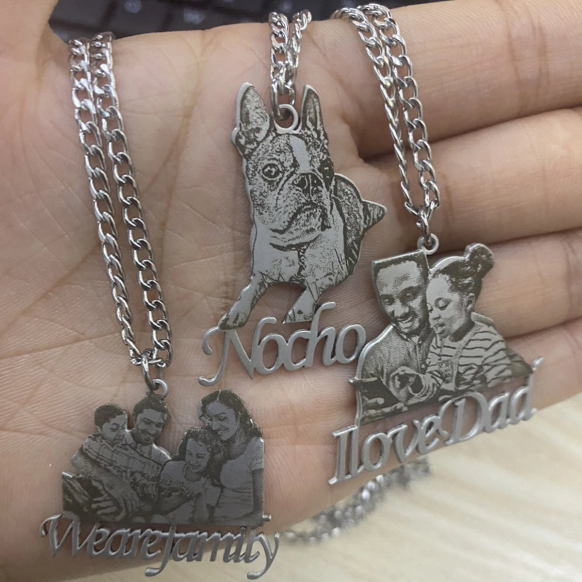 Qitian Custom Photo Engraved Necklace Personalized Mothers Day Pendant Women