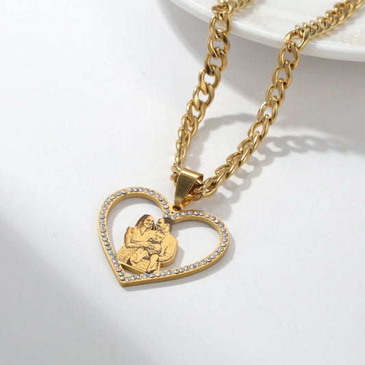 Qitian Custom Photo Engraved Necklace Personalized Mothers Day Pendant Women